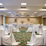 Hilton Garden Inn Milwaukee Northwest Conference Center 