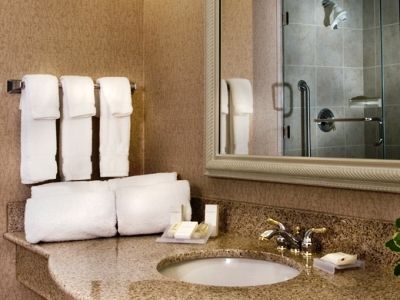 Hilton Garden Northwest Conference Center Hotel Milwaukee